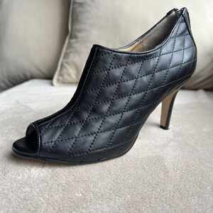 Neiman Marcus Quilted Black Leather High Heel Bootie Women 6 M Peep Toe Back Zip